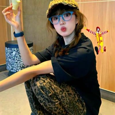 皇后驾到：反派人设崩不住了